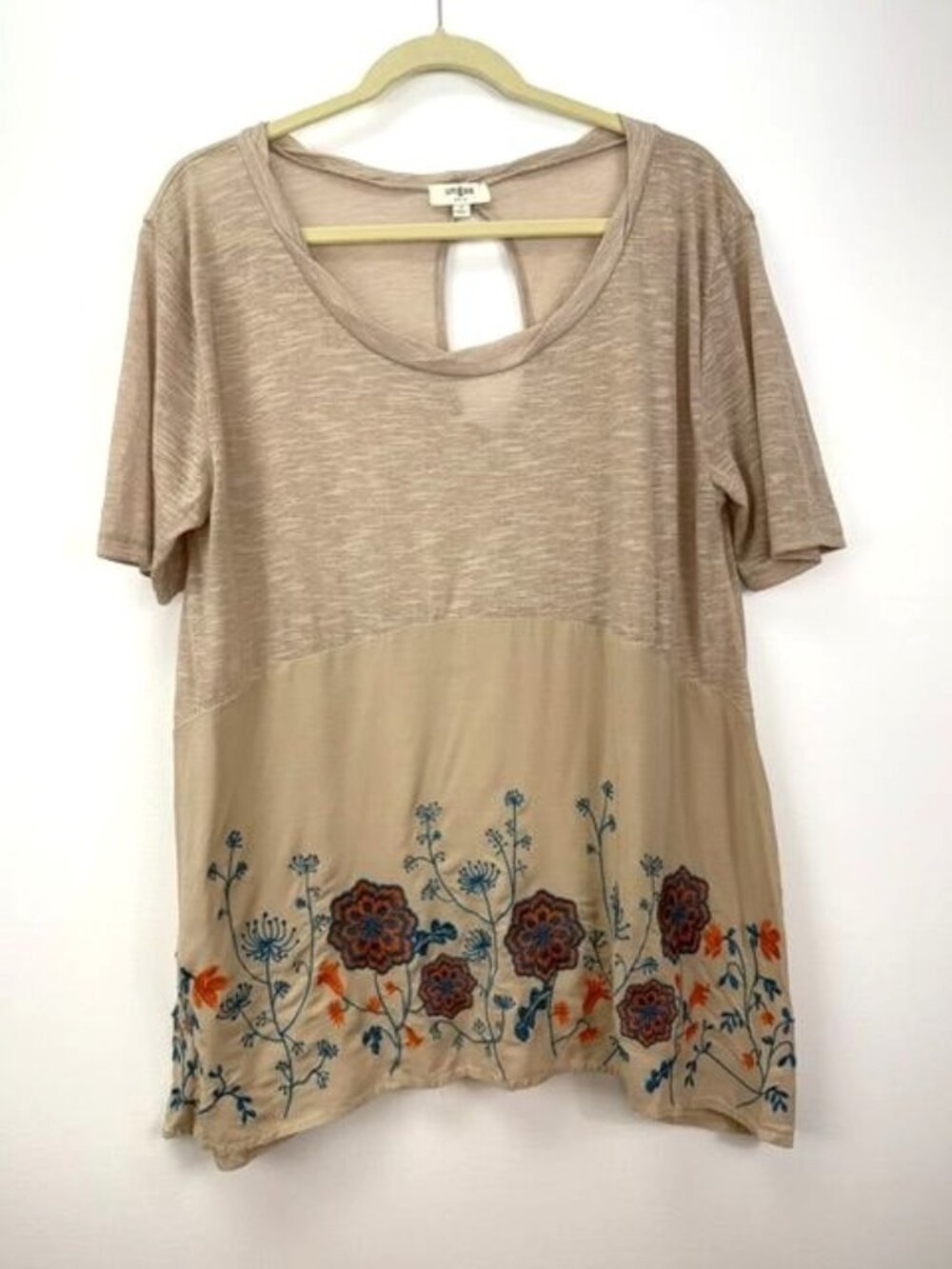 Umgee Women's Beige Floral Embroidered Short Sleeve Top Size M